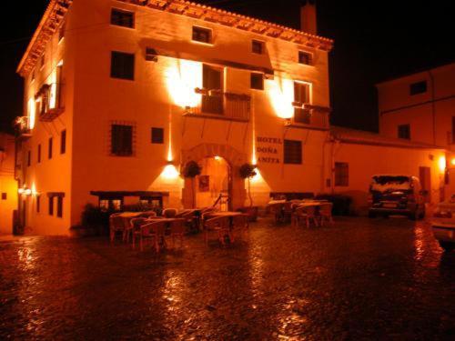 Hotel Restaurante Dona Anita Requena Exterior photo